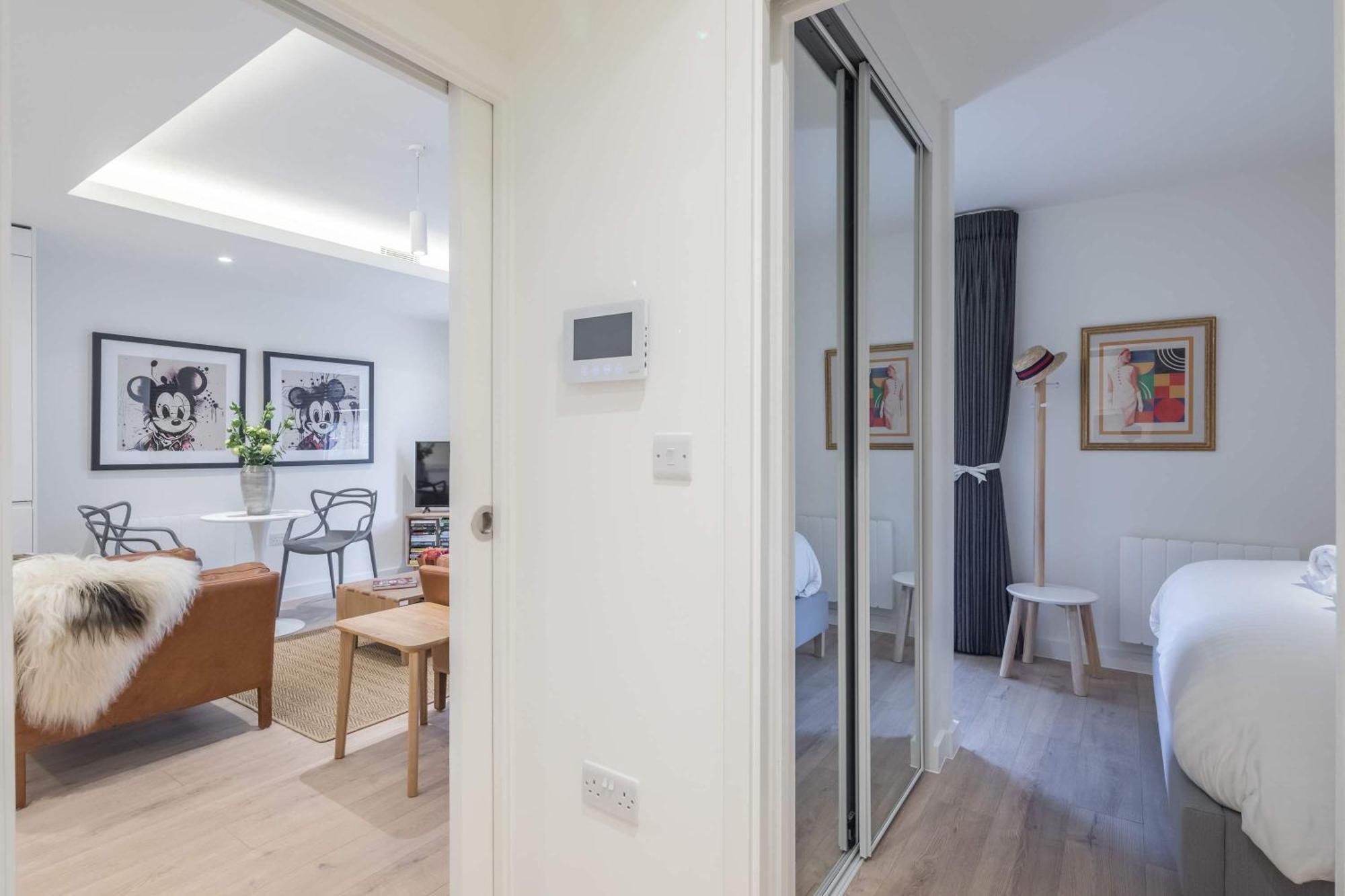 Stunning With Parking Apartment *